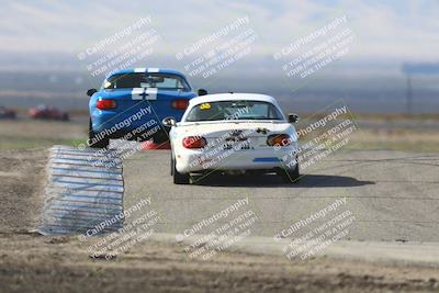 media/Oct-26-2025-CalClub SCCA (Sun) [[8ce1e69566]]/Group 5/Grapevine/